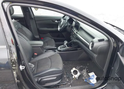 2021 Kia Forte Gt-Line из США, поврежденный, VIN 3KPF34AD4ME382105